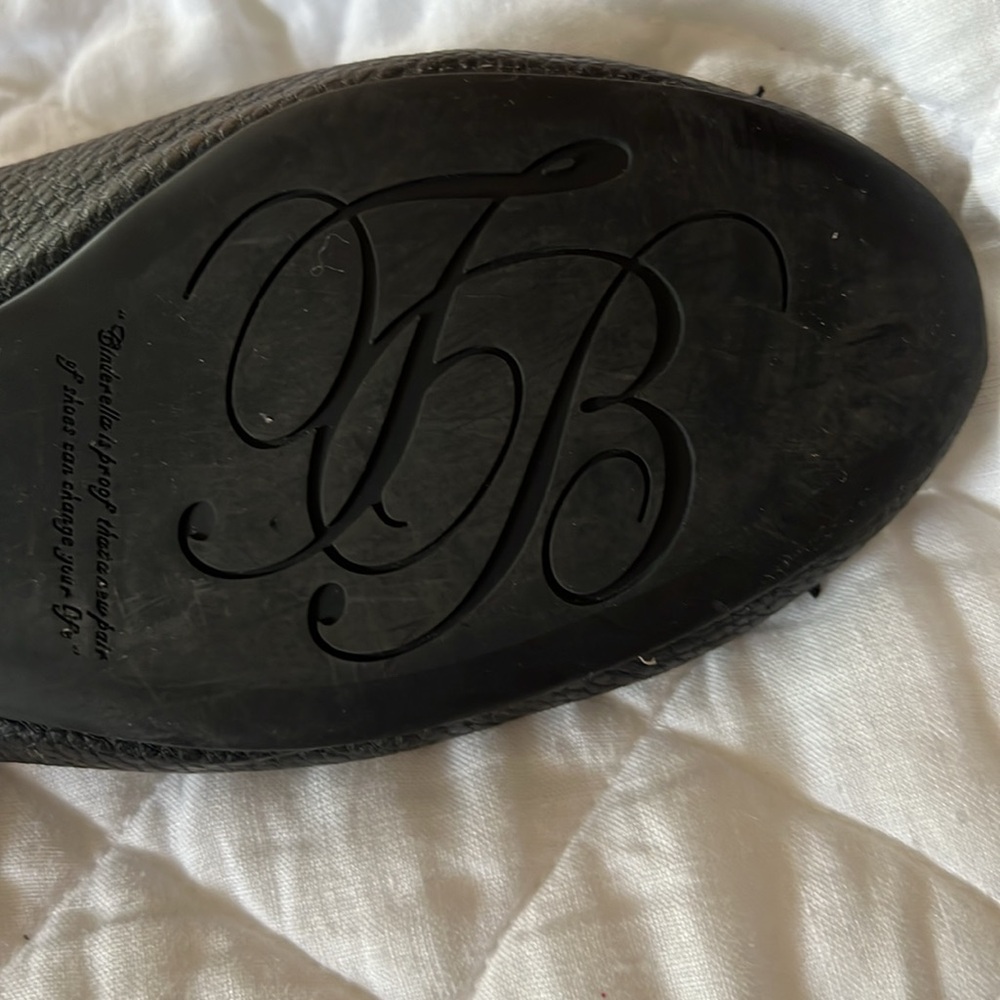 Ted Baker Black Bow Loafers flat shoes- it run small 71/2 or 7 - Picture 3 of 5